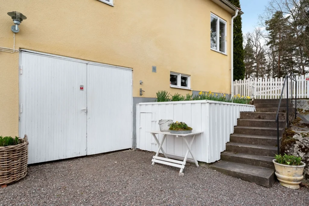 17. Plattlaggning Garageinfart Nacka Vastra Ormine 2048x1365