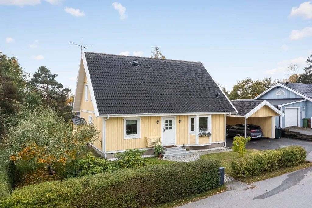 7. Plattsattning garageuppfart runtom hus 1536x1023